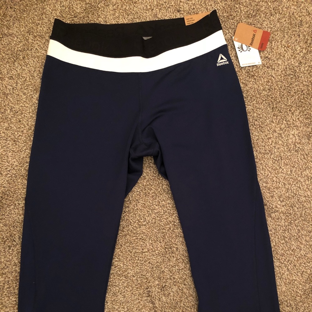 Reebok- Women’s NWT Capri Leggings Navy Blue SZ L